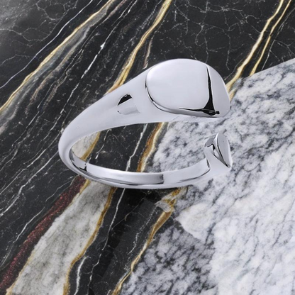Bague Ouverte en Acier Inoxydable Argenté – Élégance Contemporaine et Durable