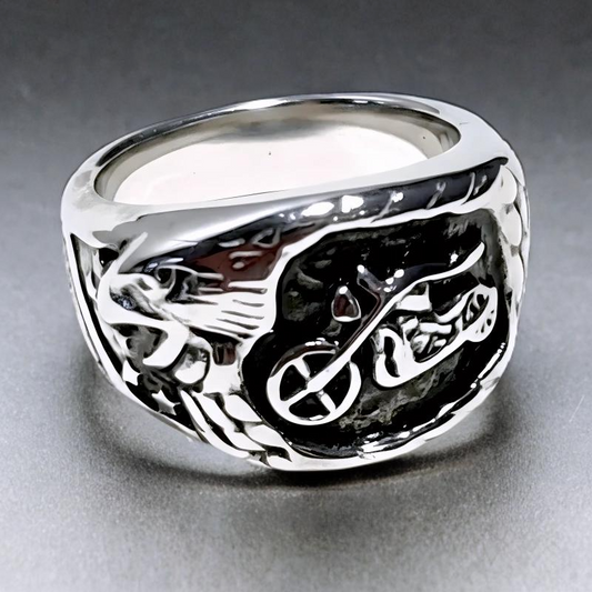 Bague Chevalière en Acier Inoxydable au Motif Aigle Moto – Élégance et Force